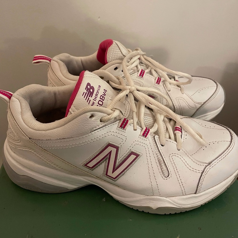 New Balance 608v4 Womens Running Sneaker size 9 white pink grey